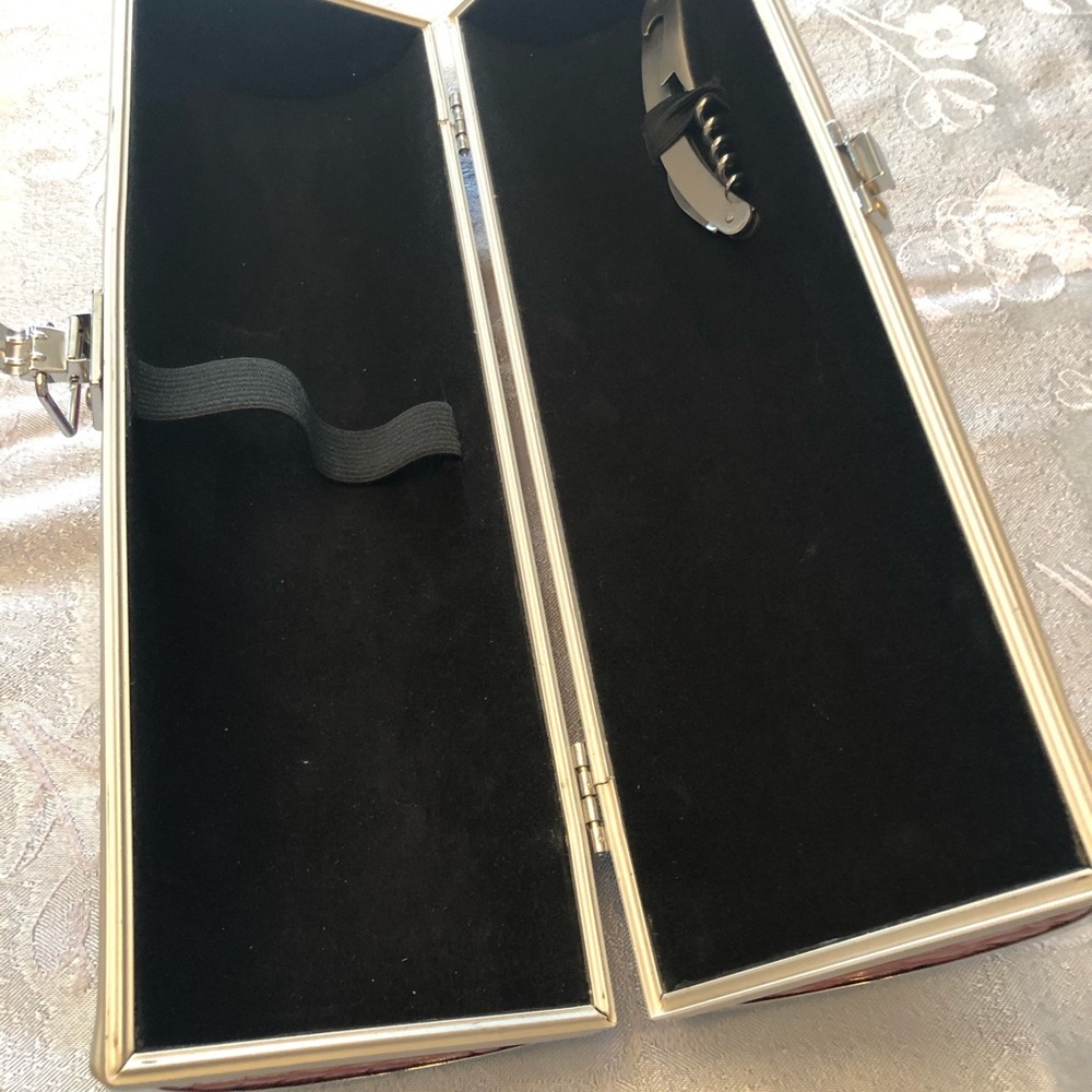 Wine “purse” carrier - Picture 2 of 7